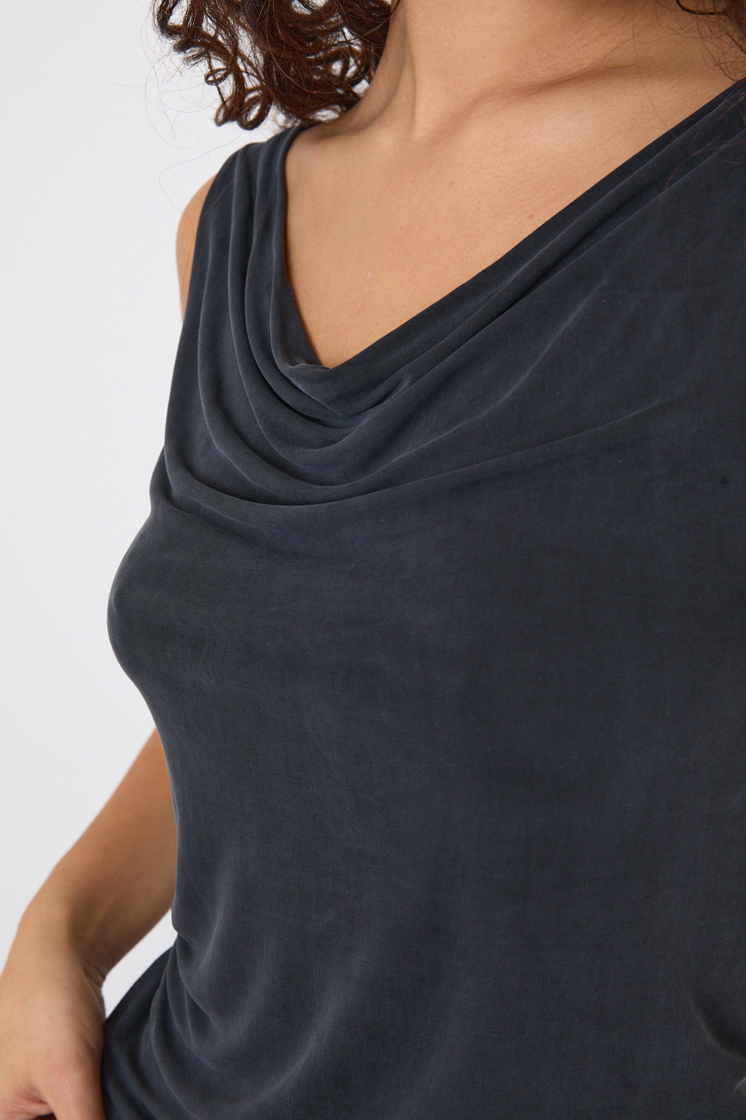 The Kylie Top, Graphite – Peachy Den
