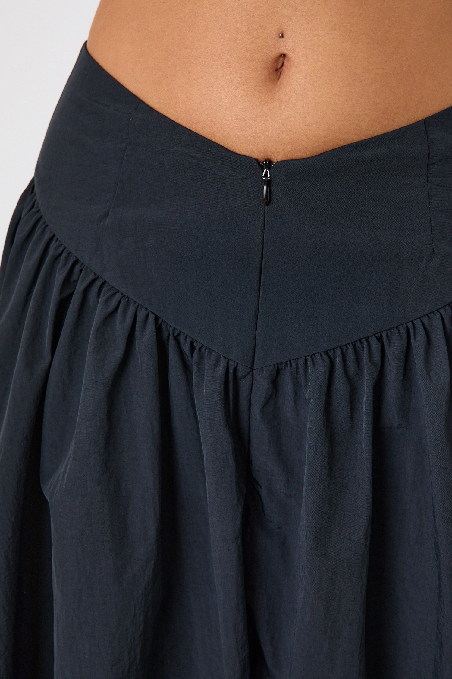 Deba Midi Skirt, Onyx – Peachy Den