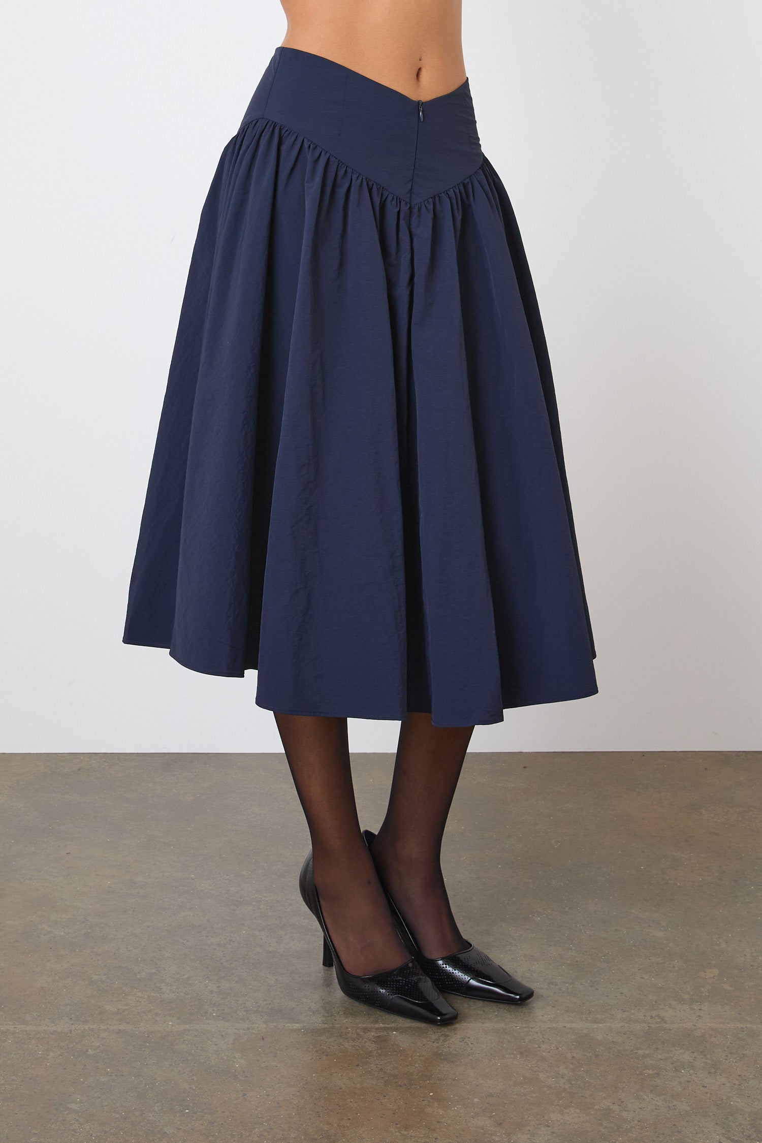 スカート Midi Skirt Peachy Den The Deba Midi Skirt, Midnight – Peachy Den